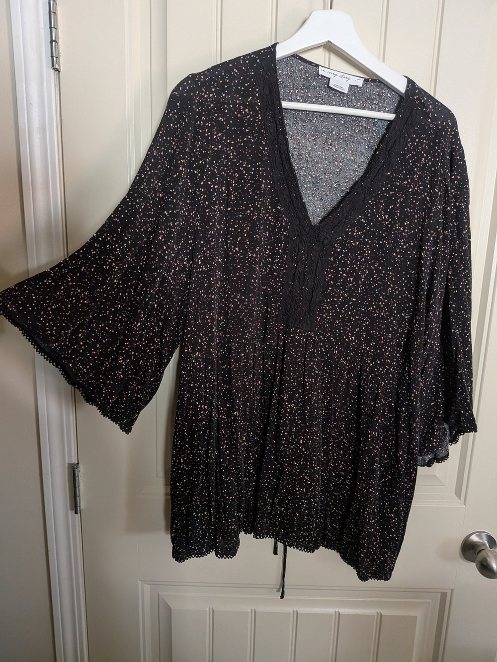 Black Speckled V-Neck Boho Top With Tie Waist
